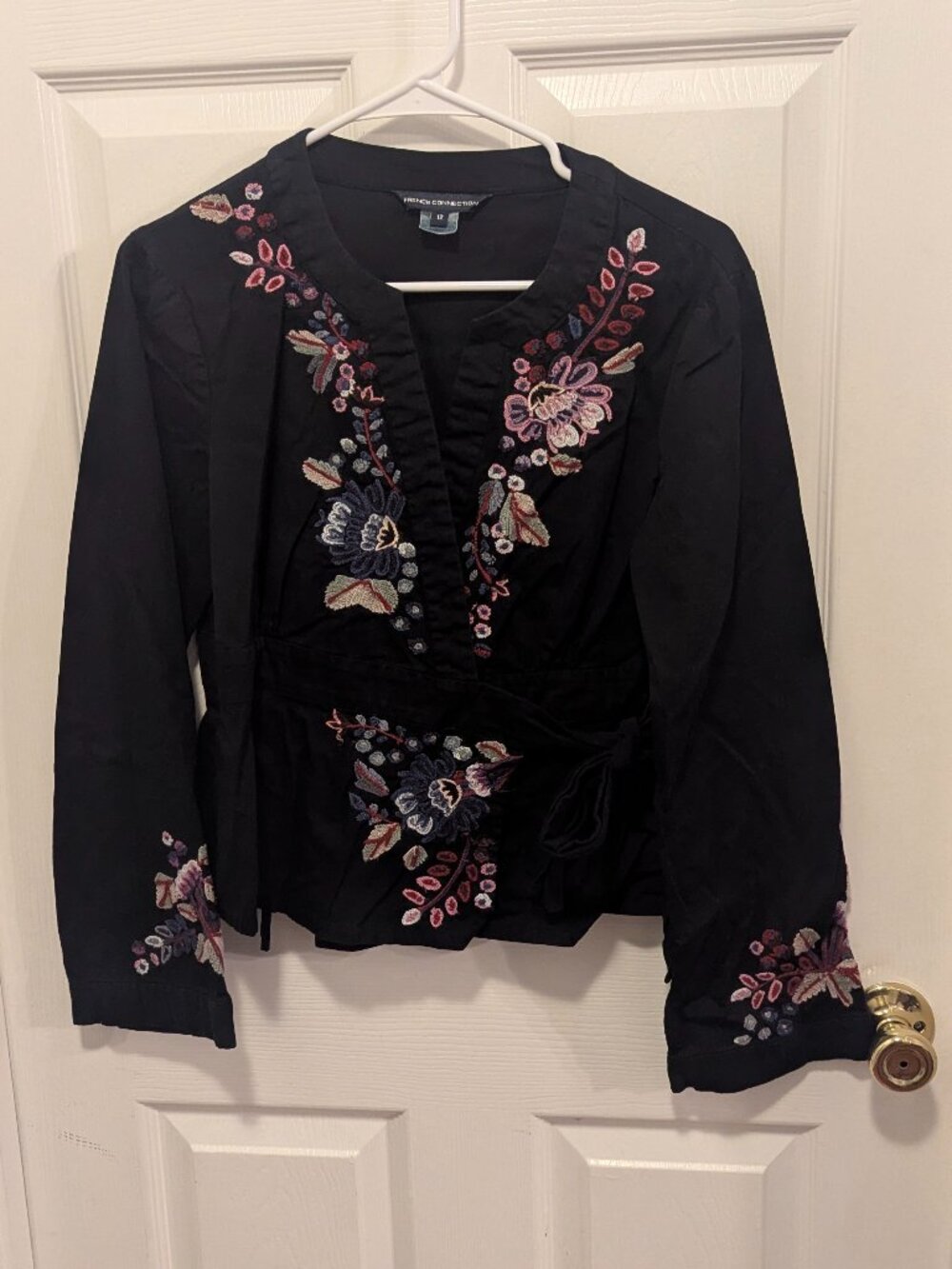 French Connection black top with embroidered flowerskids size 12